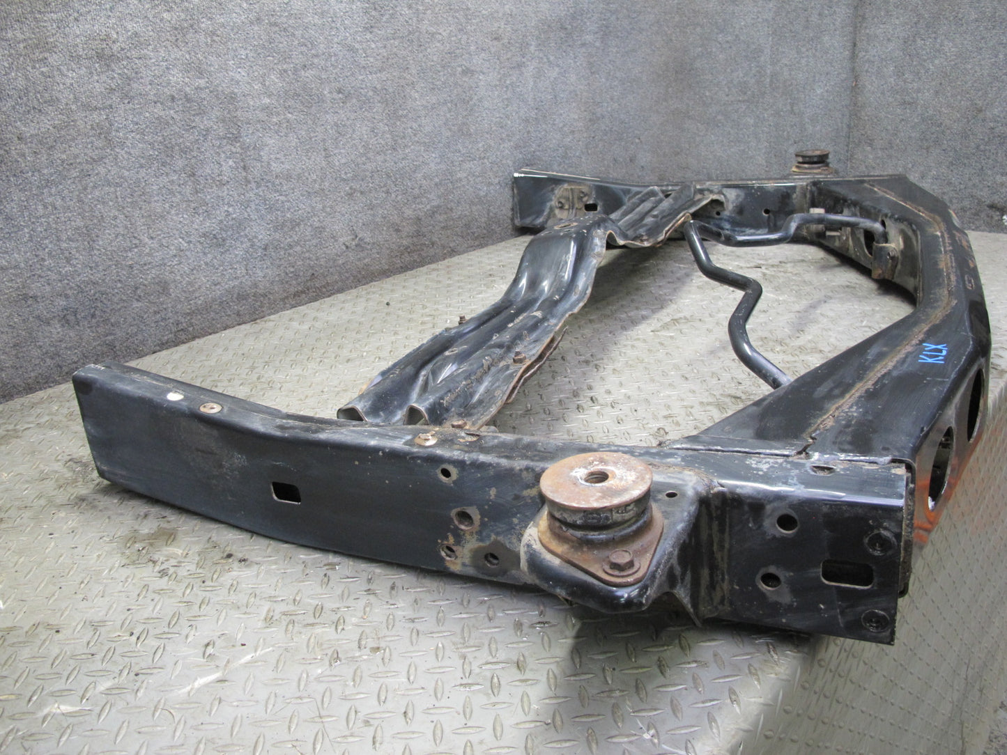 2003-2004 Lexus UZJ100L LX470 Rear Cradle Crossmember Frame