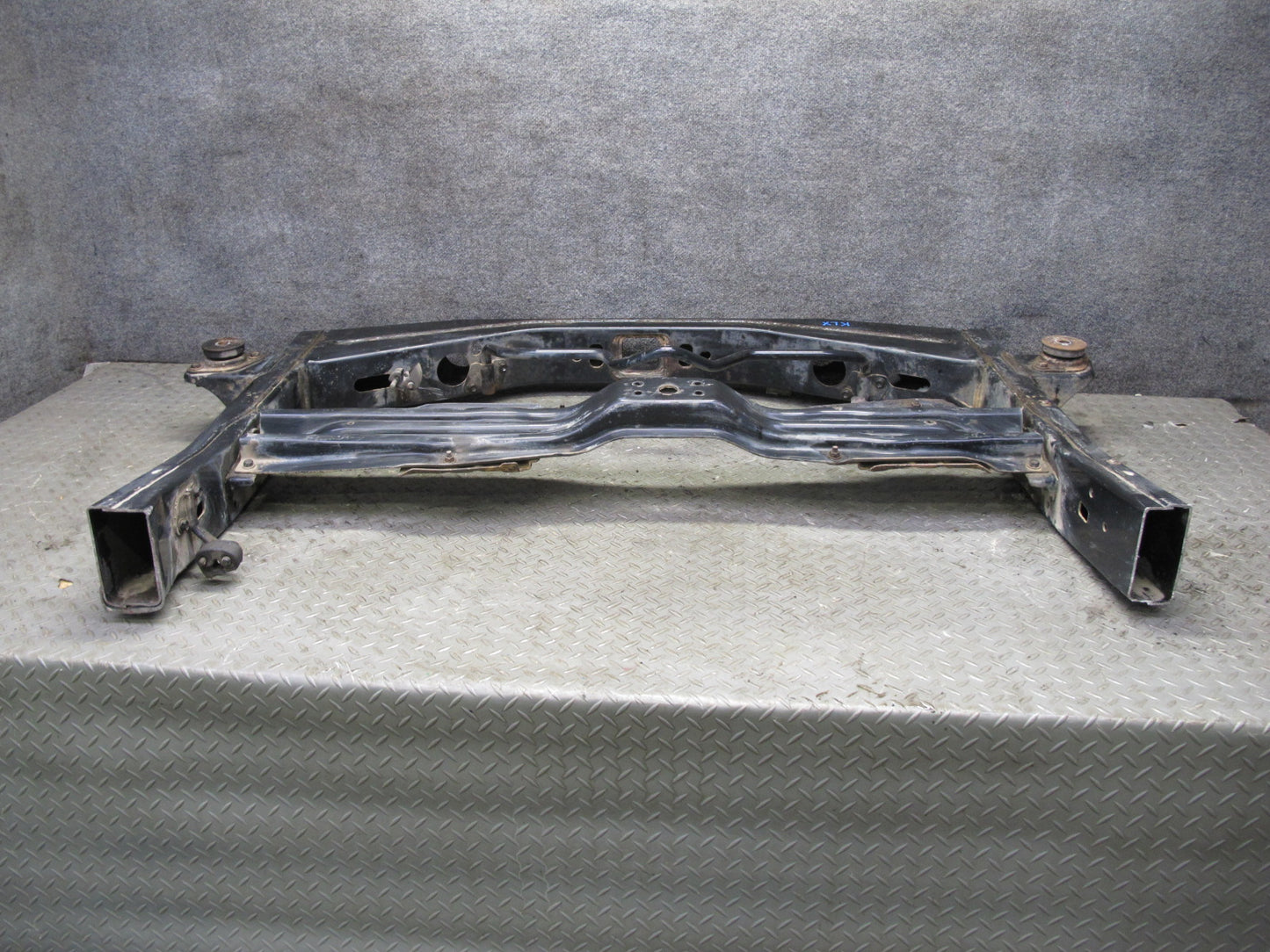 2003-2004 Lexus UZJ100L LX470 Rear Cradle Crossmember Frame