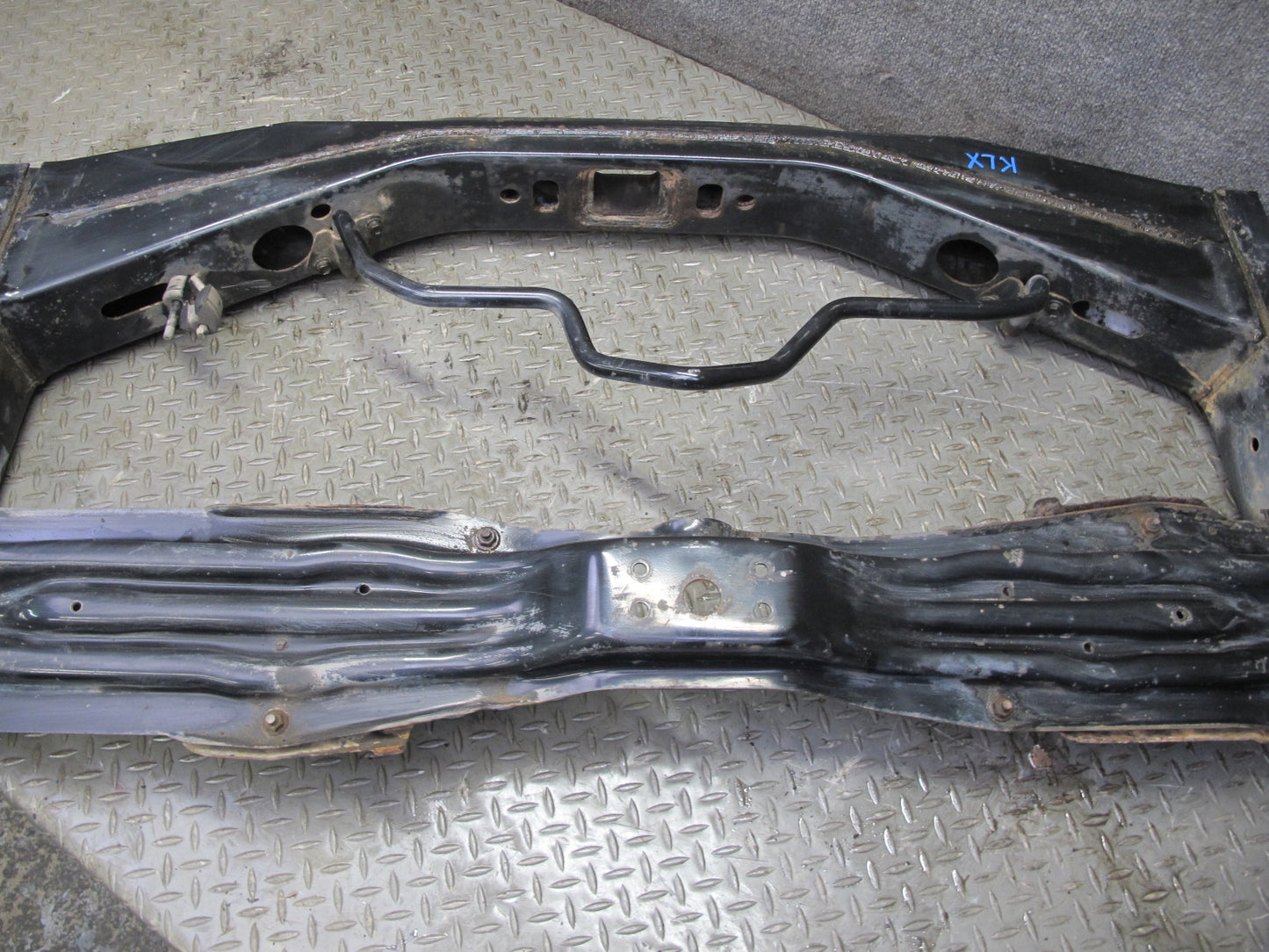 2003-2004 Lexus UZJ100L LX470 Rear Cradle Crossmember Frame