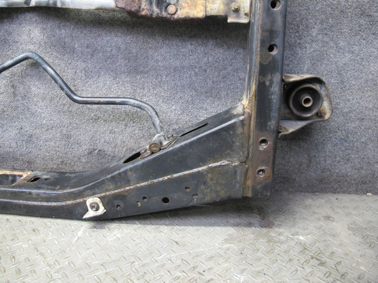 2003-2004 Lexus UZJ100L LX470 Rear Cradle Crossmember Frame