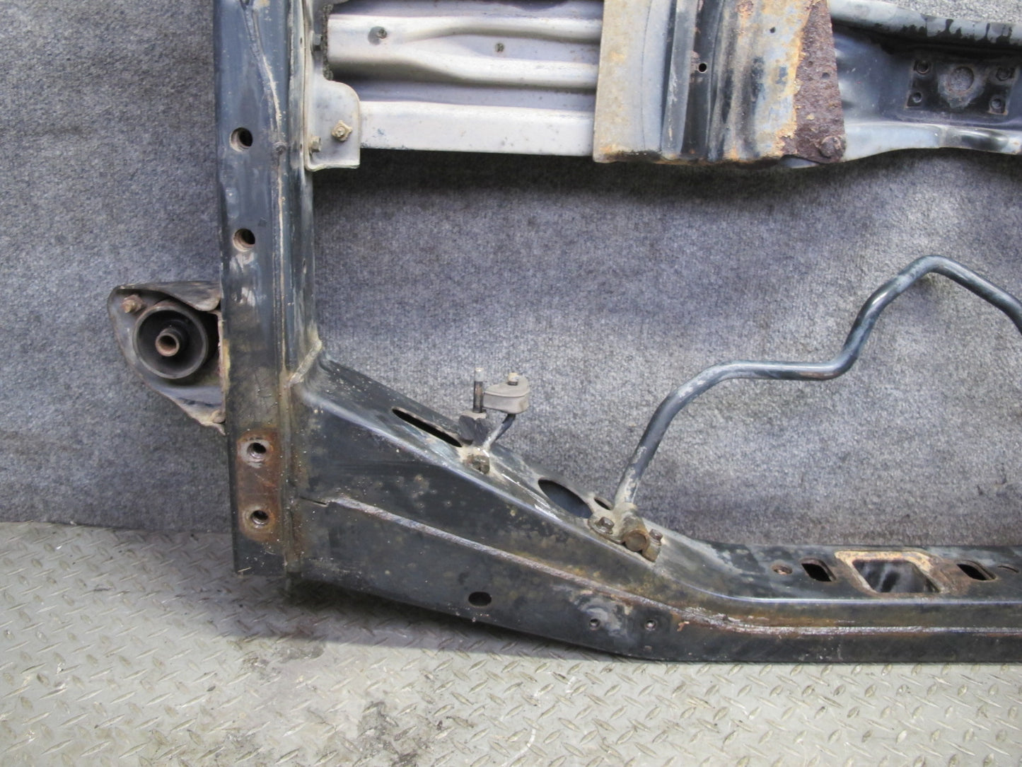 2003-2004 Lexus UZJ100L LX470 Rear Cradle Crossmember Frame