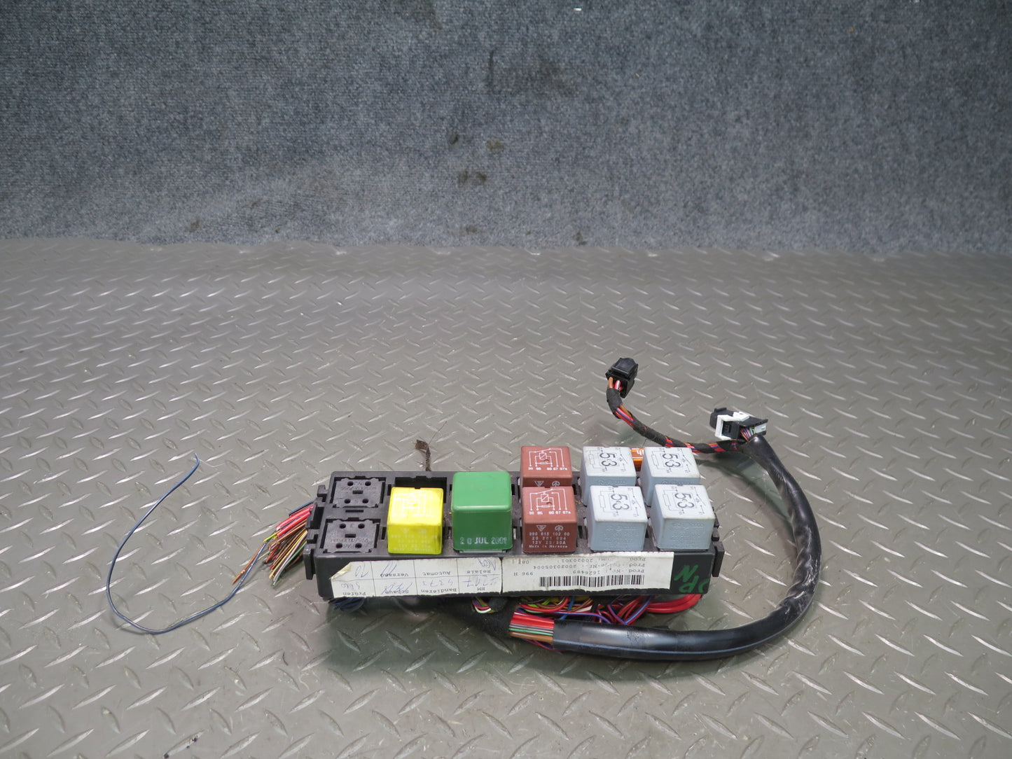 1999-2004 Porsche 911 996 Fuse Relay Box Module 98661205703