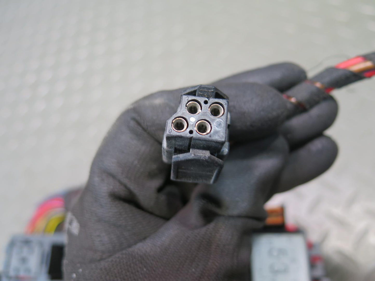 1999-2004 Porsche 911 996 Fuse Relay Box Module 98661205703