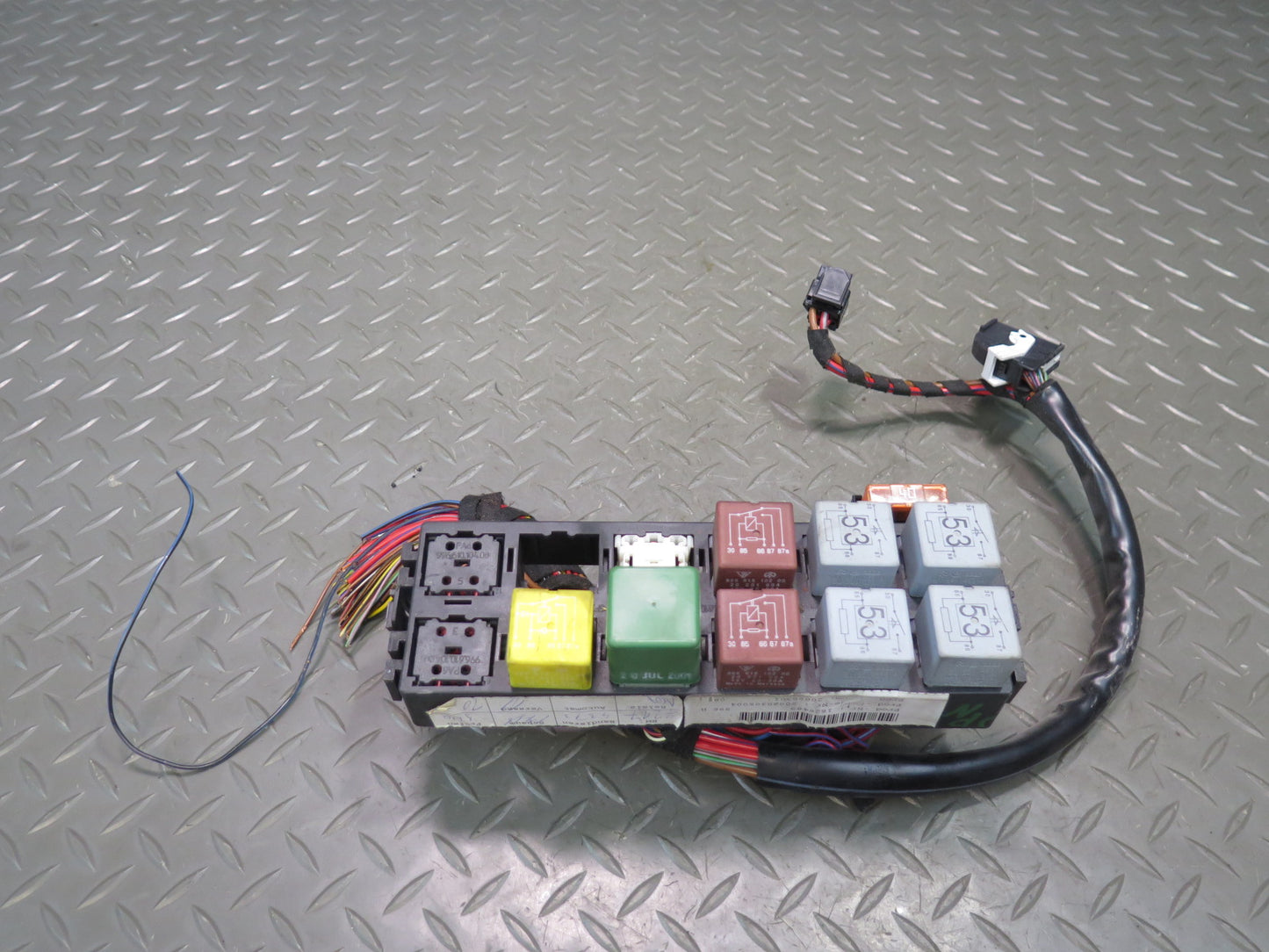 1999-2004 Porsche 911 996 Fuse Relay Box Module 98661205703