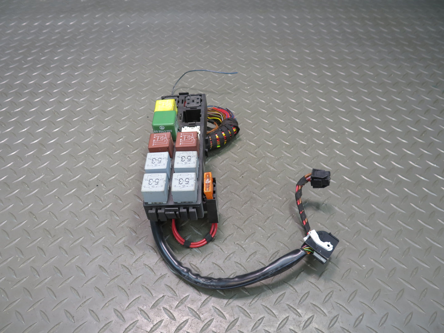 1999-2004 Porsche 911 996 Fuse Relay Box Module 98661205703