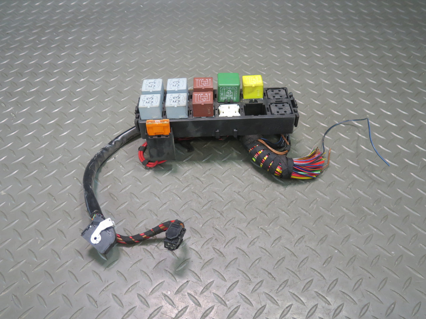 1999-2004 Porsche 911 996 Fuse Relay Box Module 98661205703