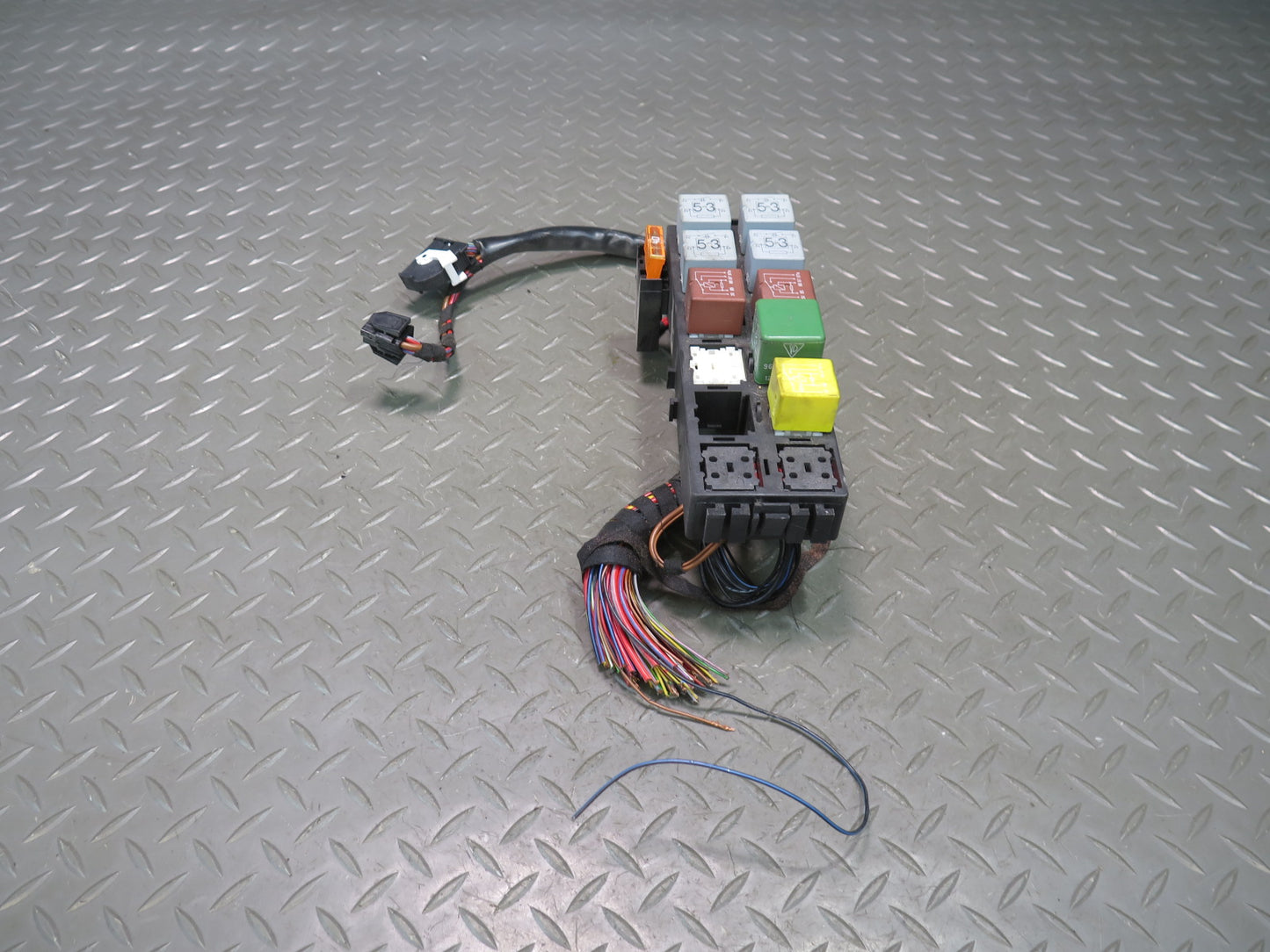 1999-2004 Porsche 911 996 Fuse Relay Box Module 98661205703