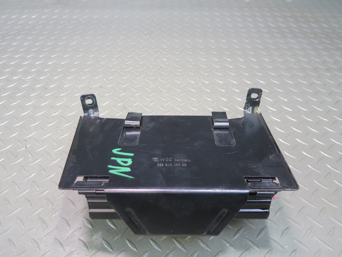 2002-2004 Porsche 911 996 Audio System Amplifier AMP w Bracket 99664525501