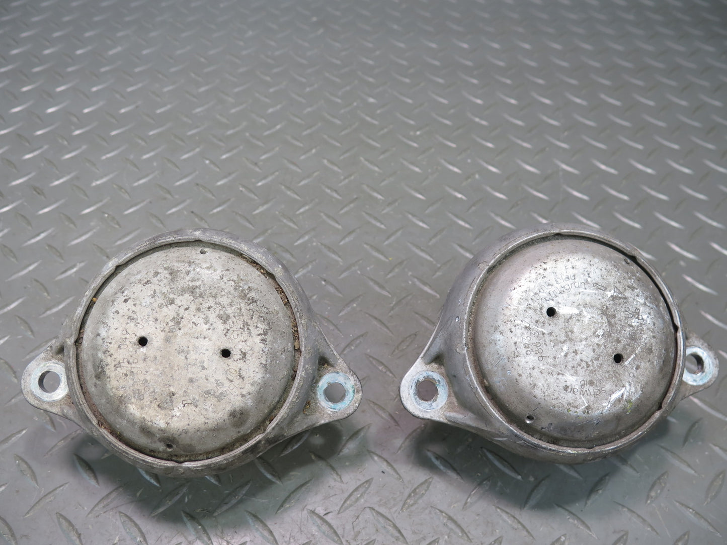 1999-2004 Porsche 911 Carrera 996 Engine Motor Left & Right Mount Set