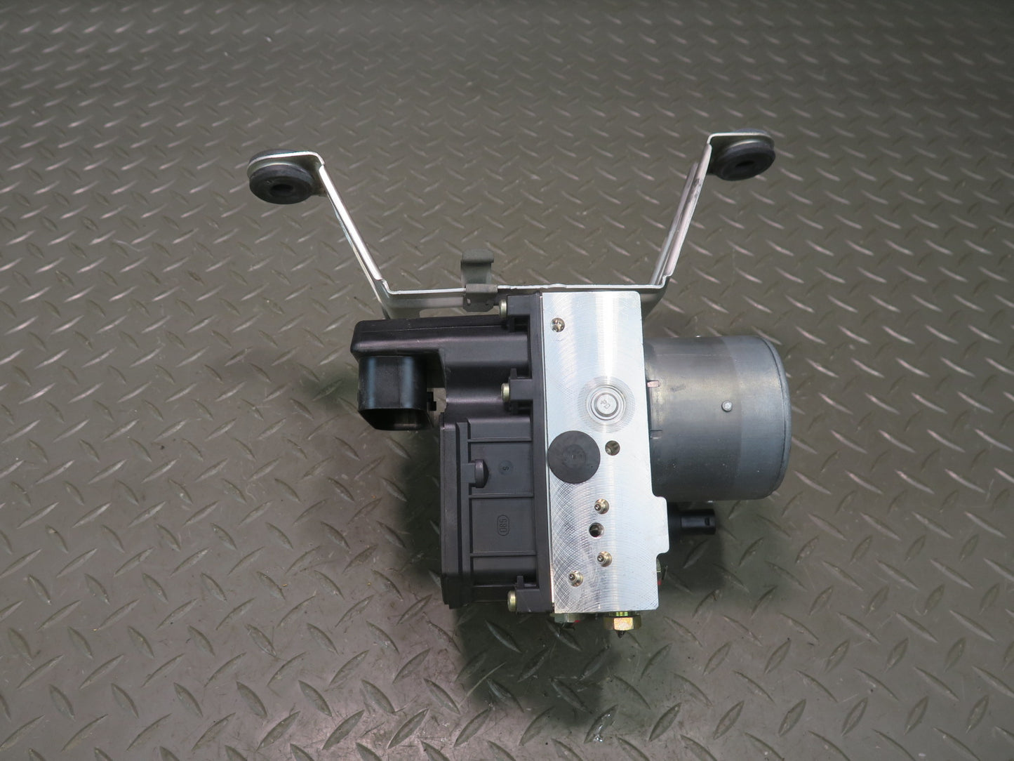 2001-2004 Porsche 911 996 AWD Anti Lock Brake ABS Pump Module 0265950042 OEM