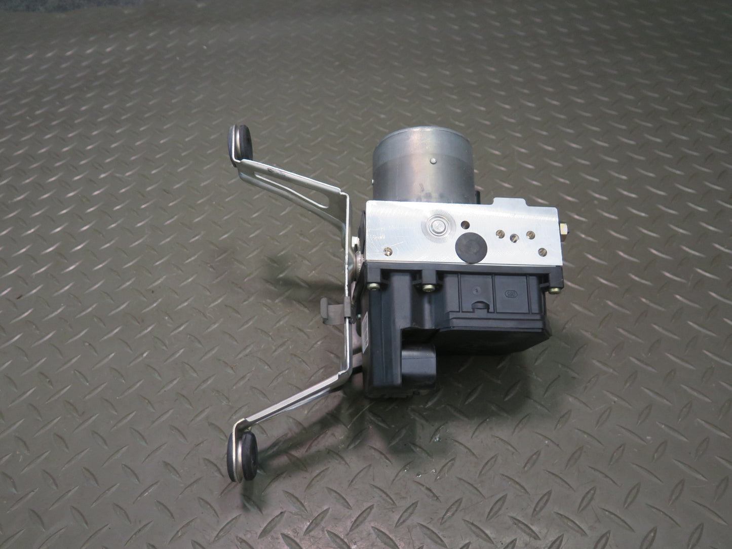 2001-2004 Porsche 911 996 AWD Anti Lock Brake ABS Pump Module 0265950042 OEM