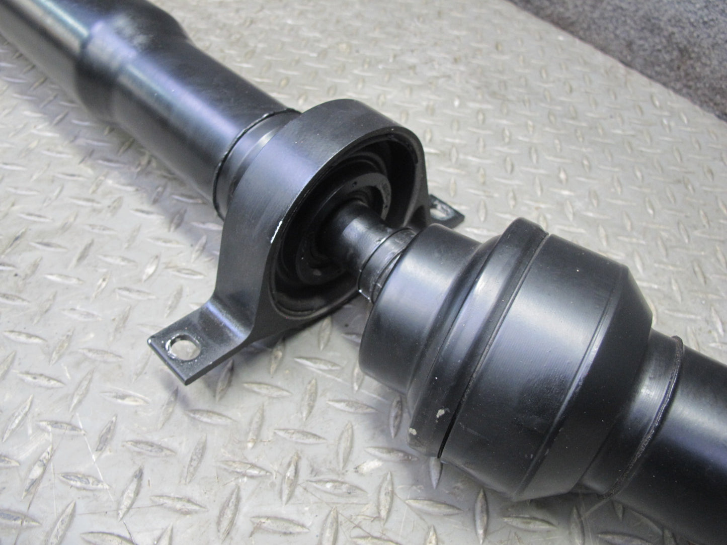 2014-2020 Maserati Ghibli M157 SQ4 AWD Rear Drive Shaft Driveshaft Propeller