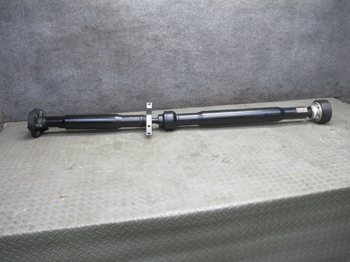 2014-2020 Maserati Ghibli M157 SQ4 AWD Rear Drive Shaft Driveshaft Propeller