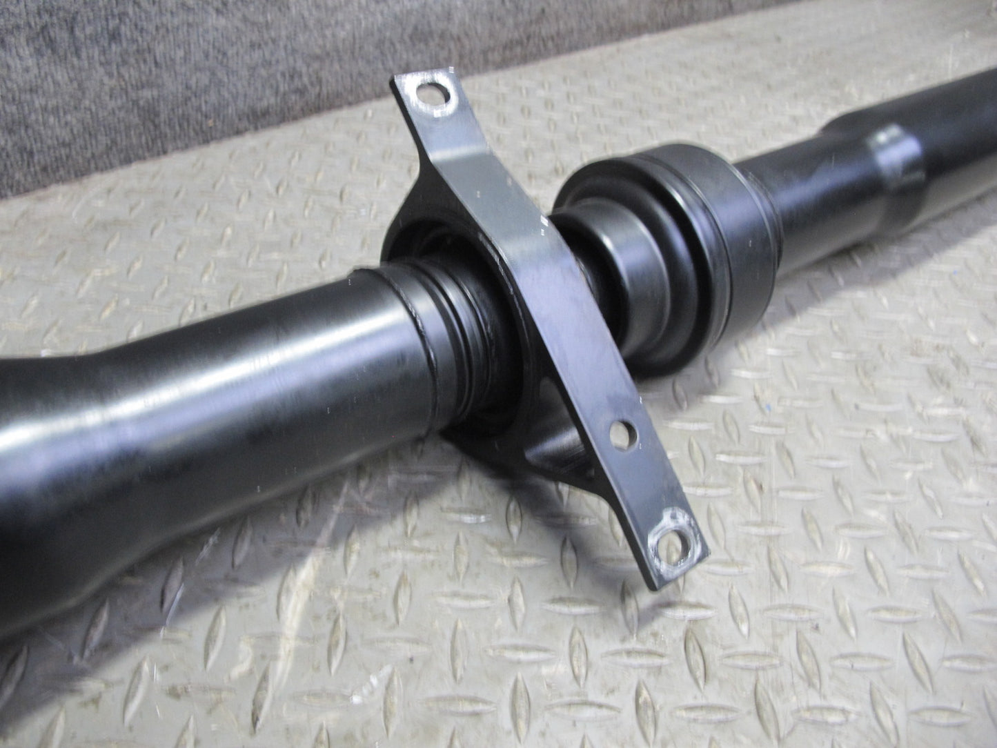 2014-2020 Maserati Ghibli M157 SQ4 AWD Rear Drive Shaft Driveshaft Propeller