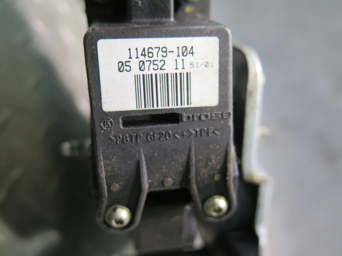1999-2004 Porsche Carrera 911 996 Left Door Window Regulator w Motor