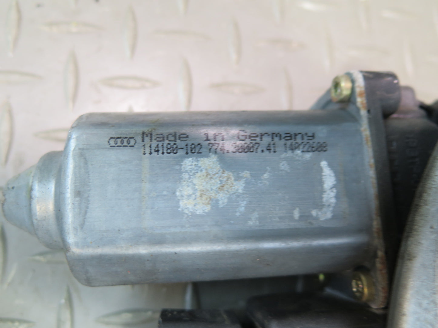 1999-2004 Porsche Carrera 911 996 Left Door Window Regulator w Motor