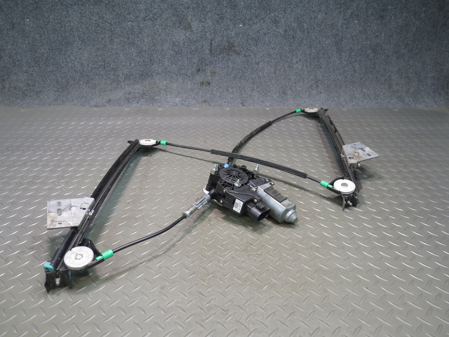 1999-2004 Porsche Carrera 911 996 Left Door Window Regulator w Motor