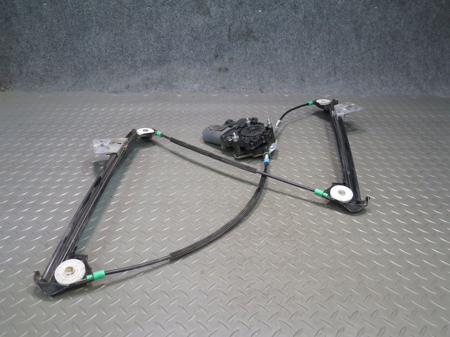1999-2004 Porsche Carrera 911 996 Left Door Window Regulator w Motor