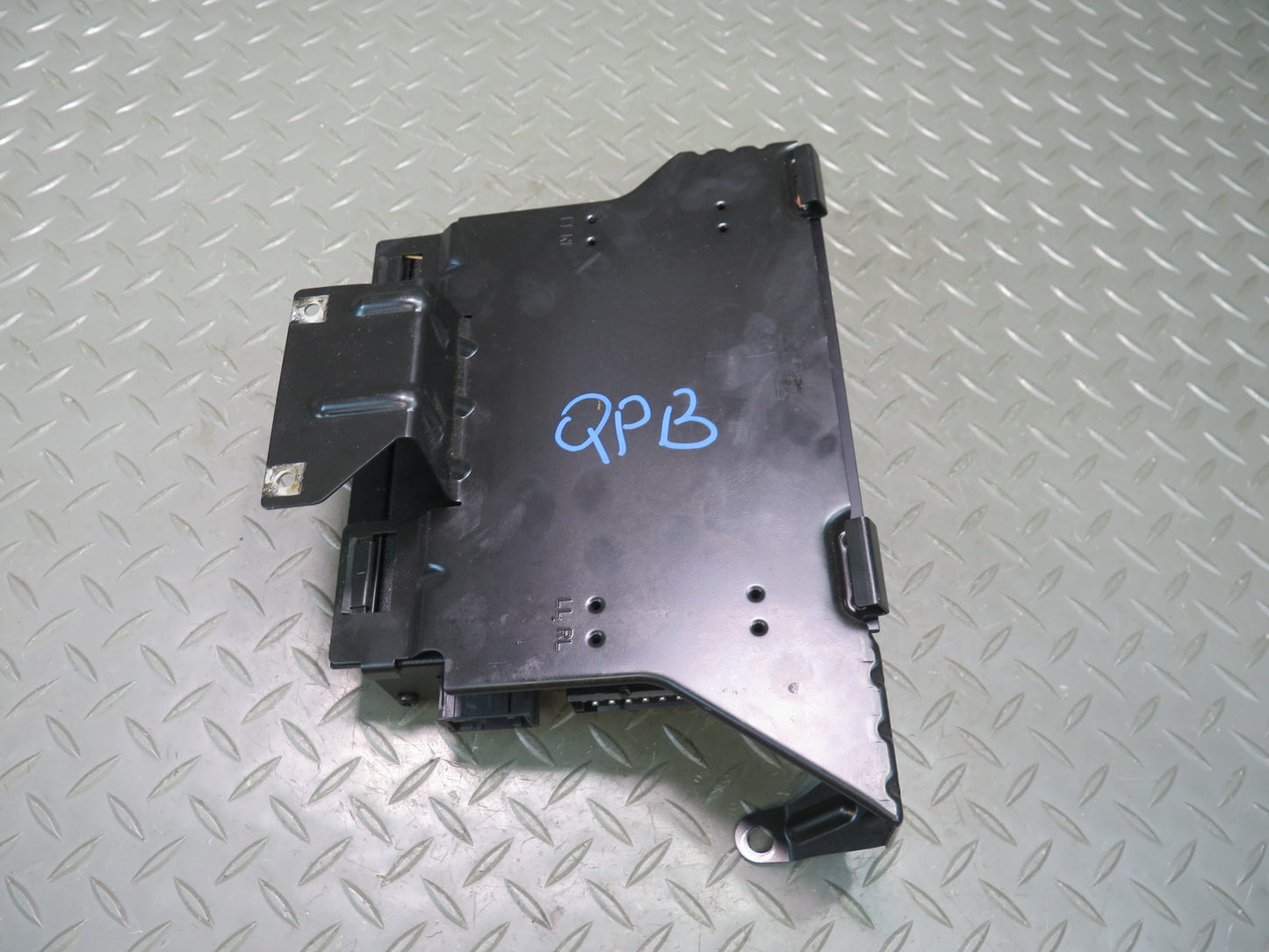 2001-2002 Porsche Boxster 986 Junction Fuse Relay Box Module Unit