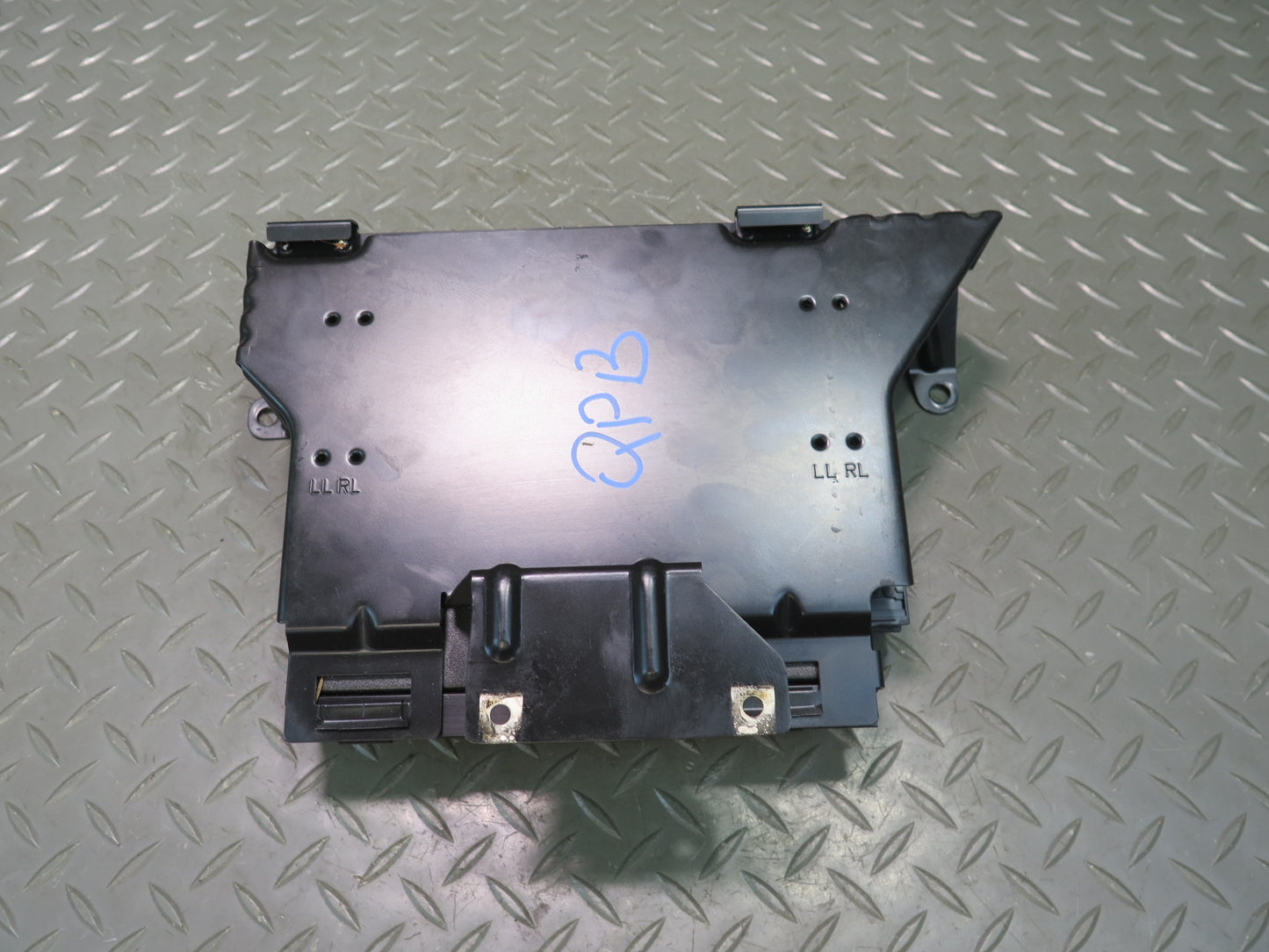 2001-2002 Porsche Boxster 986 Junction Fuse Relay Box Module Unit