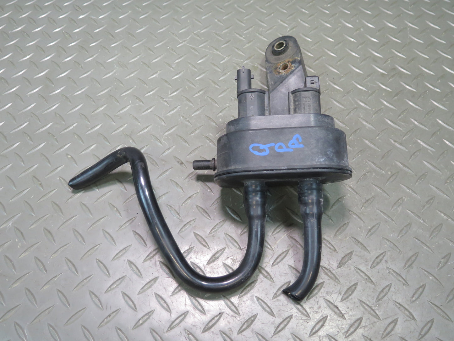 1997-2004 Porsche Boxster 986 Fuel Evap Vapor Charcoal Canister Vent Valve