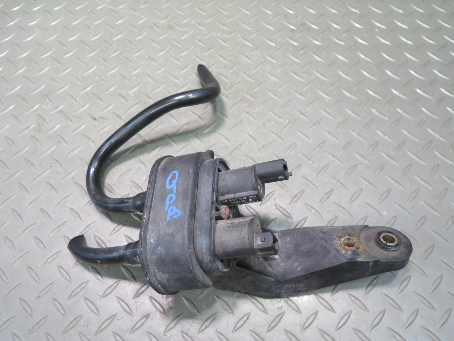 1997-2004 Porsche Boxster 986 Fuel Evap Vapor Charcoal Canister Vent Valve