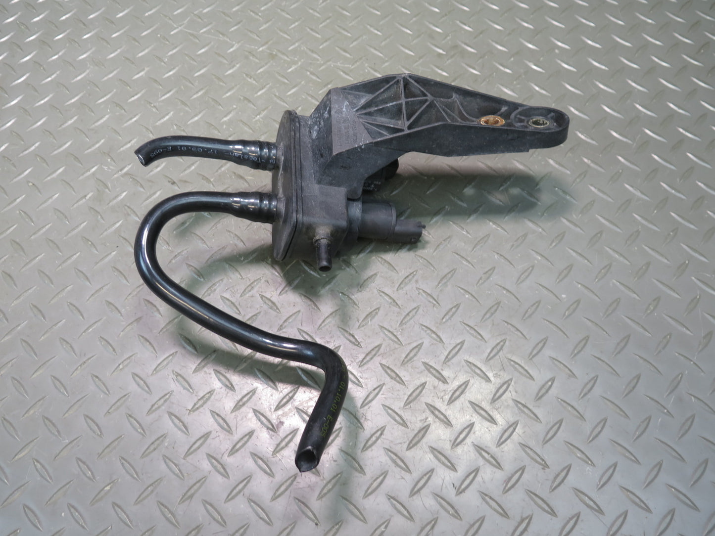 1997-2004 Porsche Boxster 986 Fuel Evap Vapor Charcoal Canister Vent Valve