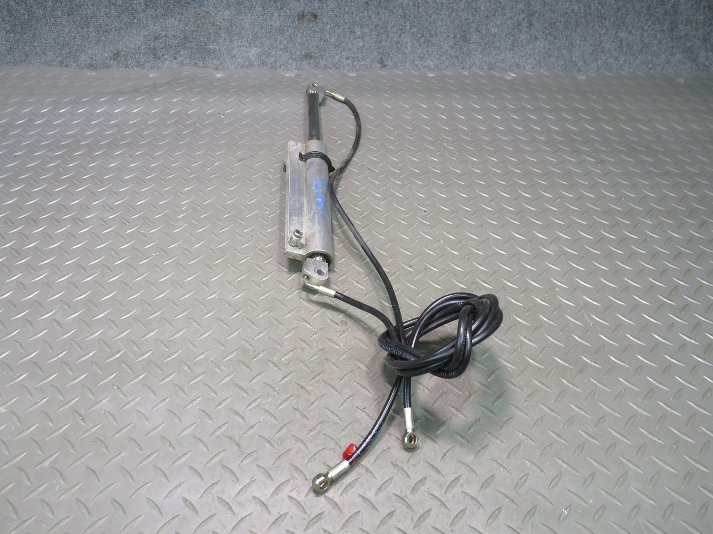 1999-2005 Porsche 911 996 Convertible TOP Roof Hydraulic Lift Cylinder Cable Set