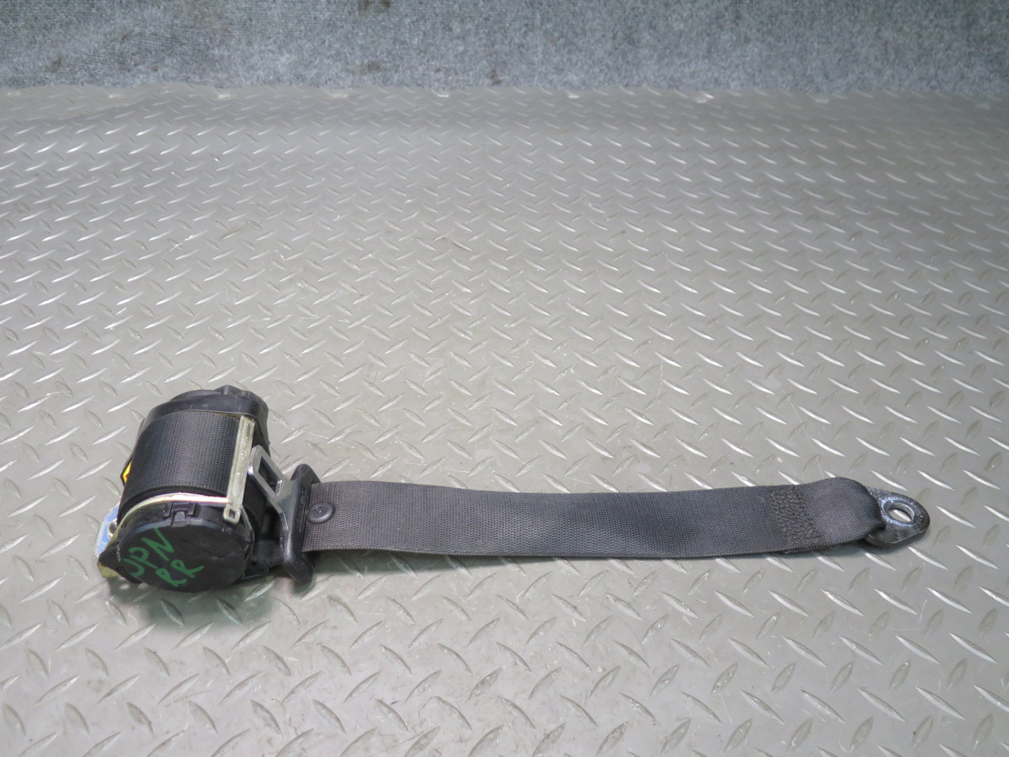 02-05 PORSCHE 911 CARRERA 996 CONVERTIBLE REAR RIGHT & LEFT SIDE SEATBELT RETRACTOR SET OEM