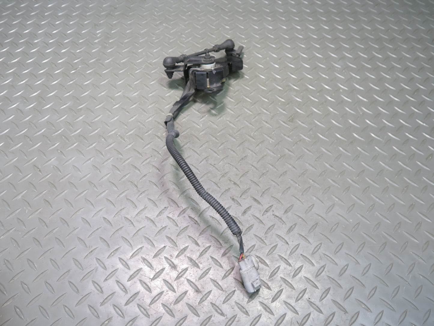 01-05 Lexus JCE10L IS300 Front Suspension Height Level Sensor OEM