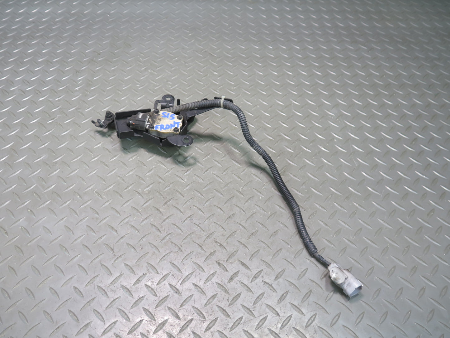 01-05 Lexus JCE10L IS300 Front Suspension Height Level Sensor OEM