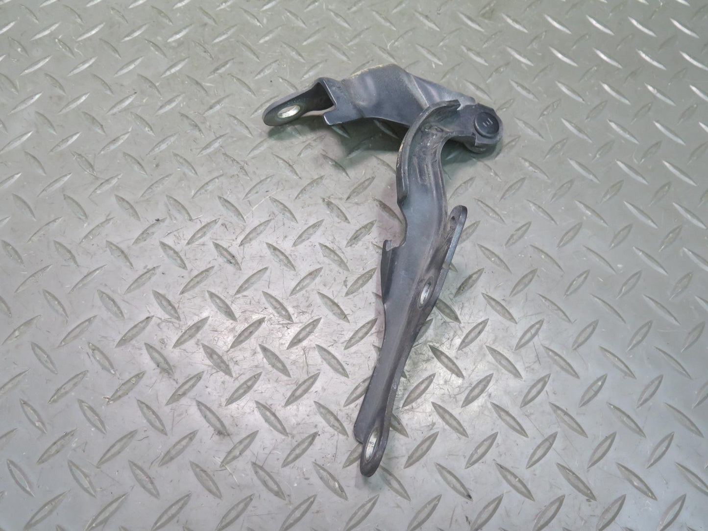 01-05 Lexus JCE10L IS300 Set of 2 Front Left & Right Hood Hinge OEM