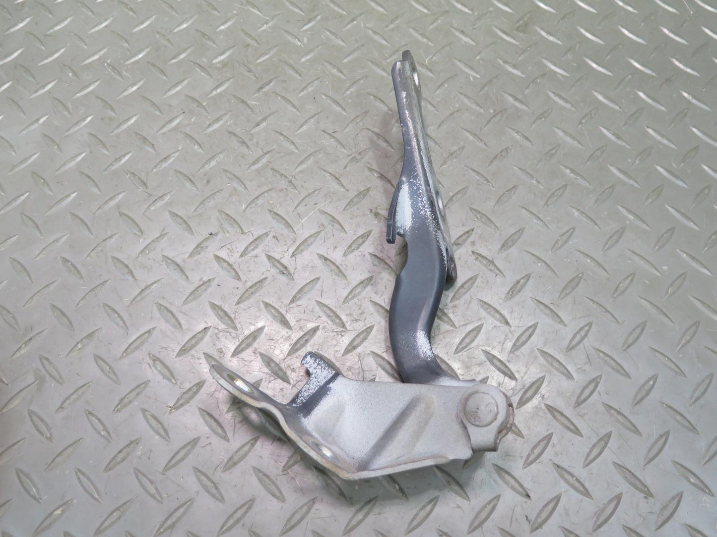 01-05 Lexus JCE10L IS300 Set of 2 Front Left & Right Hood Hinge OEM