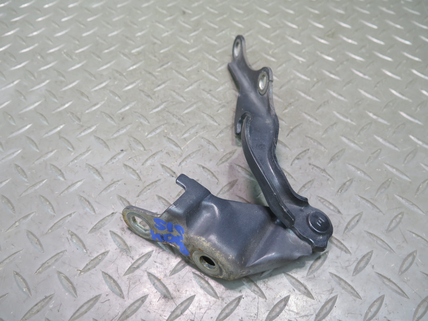 01-05 Lexus JCE10L IS300 Set of 2 Front Left & Right Hood Hinge OEM