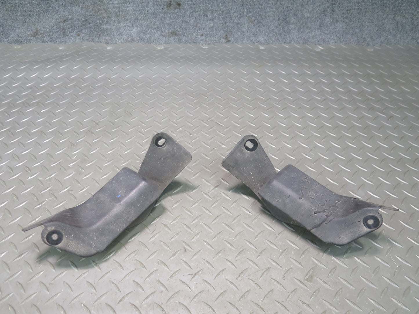 2001 Lexus JCE10L IS300 Sedan Set of 2 Rear MUD Flap Bracket Shield Cover OEM