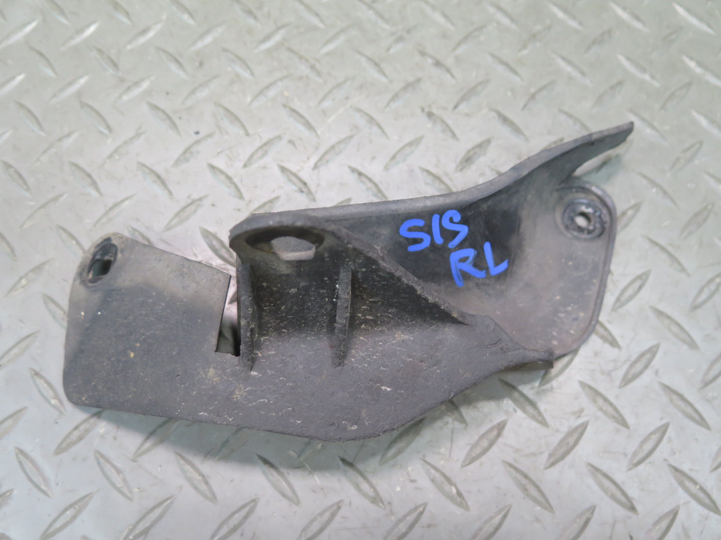 2001 Lexus JCE10L IS300 Sedan Set of 2 Rear MUD Flap Bracket Shield Cover OEM