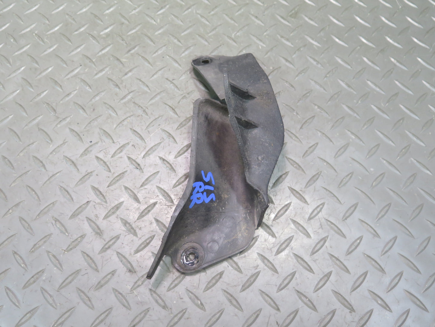 2001 Lexus JCE10L IS300 Sedan Set of 2 Rear MUD Flap Bracket Shield Cover OEM