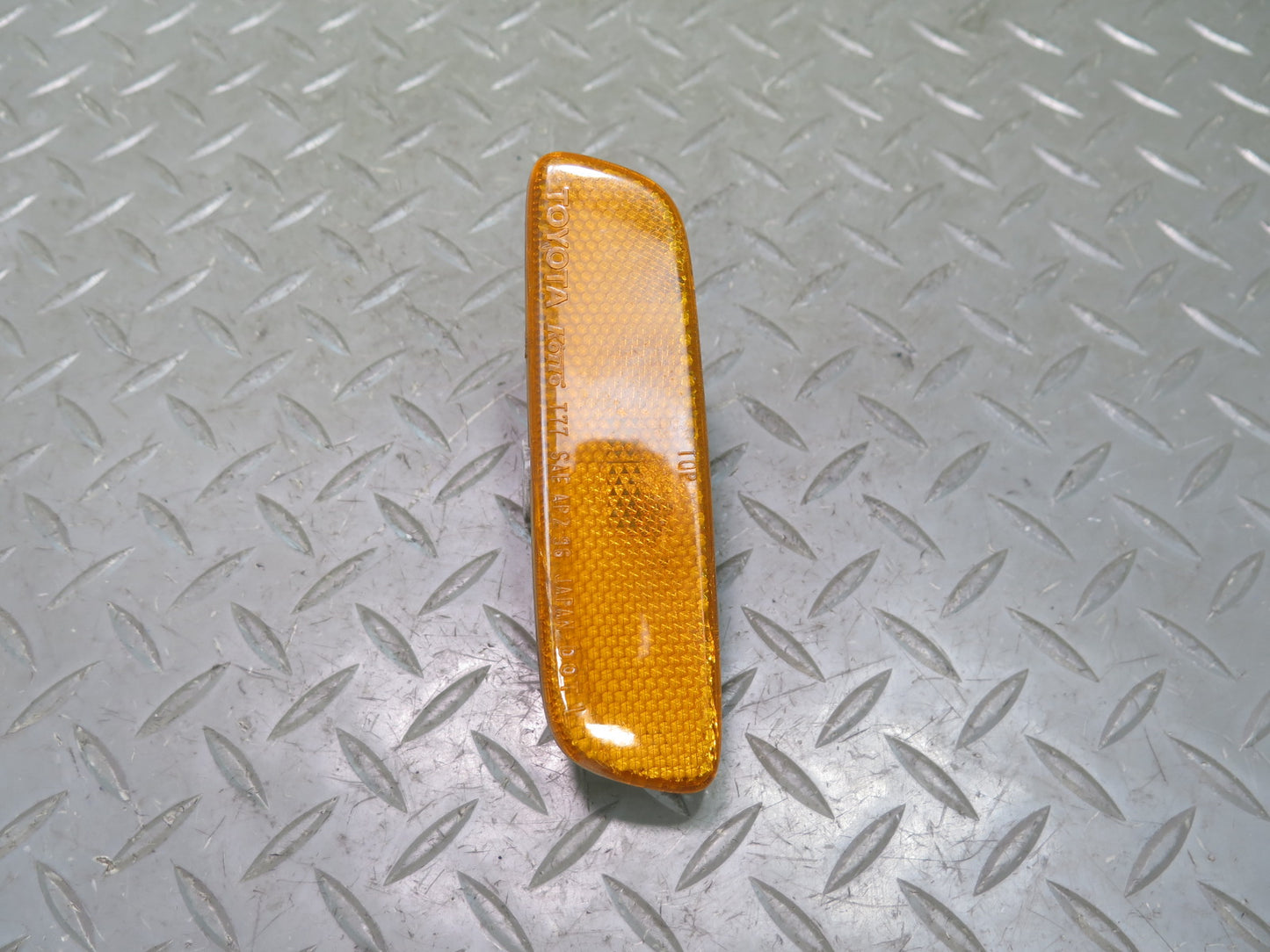 01-05 Lexus IS300 JCE10L Sedan Front Bumper Left Right Side Marker Light Set OEM