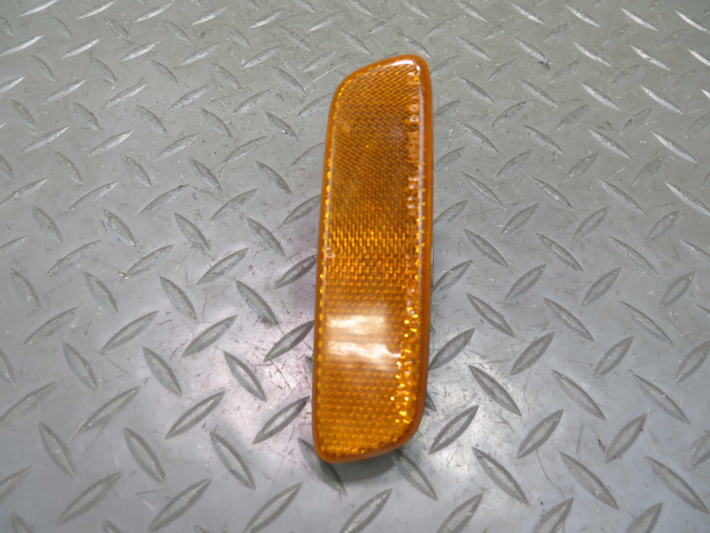 01-05 Lexus IS300 JCE10L Sedan Front Bumper Left Right Side Marker Light Set OEM