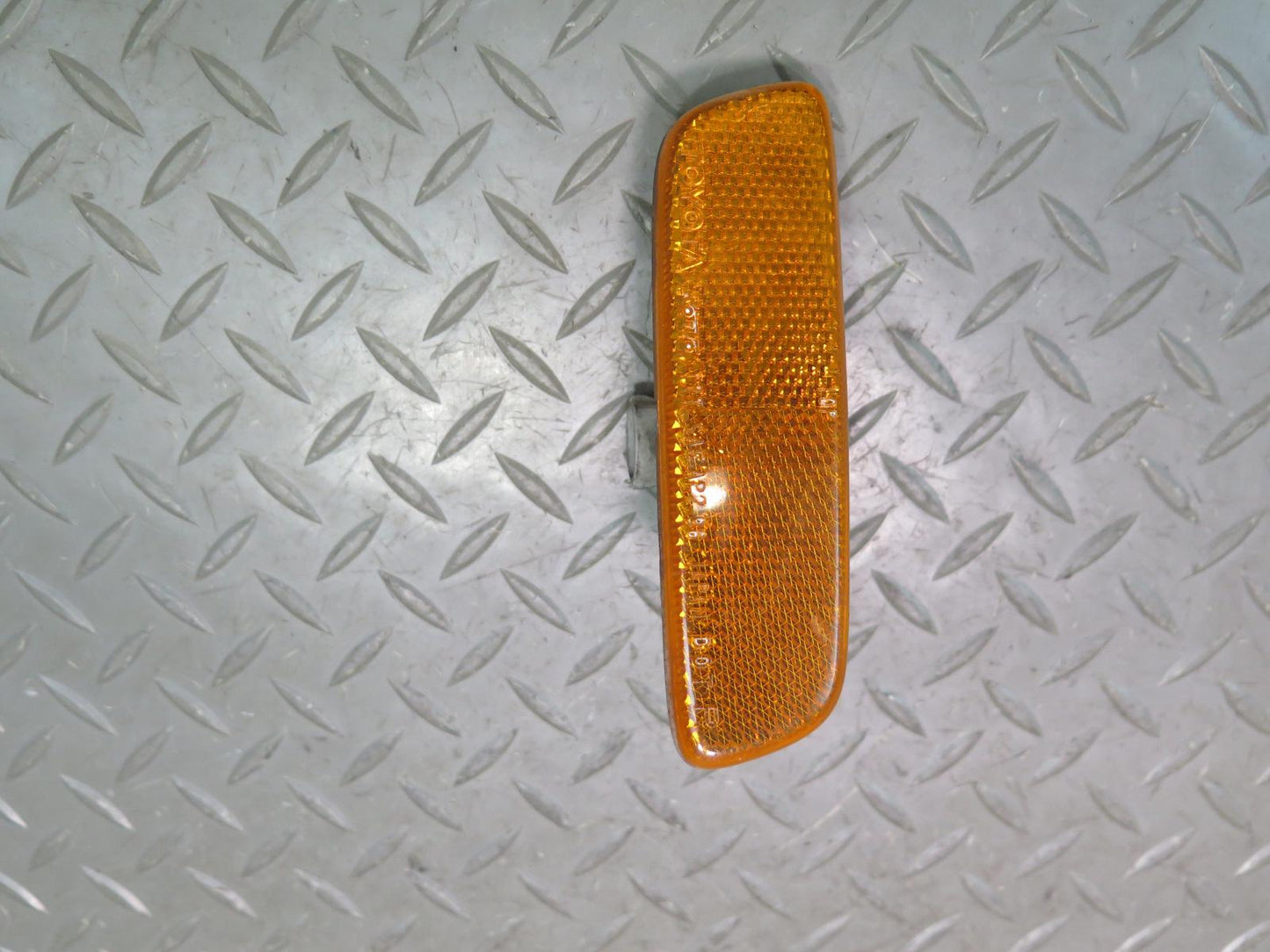 01-05 Lexus IS300 JCE10L Sedan Front Bumper Left Right Side Marker Light Set OEM