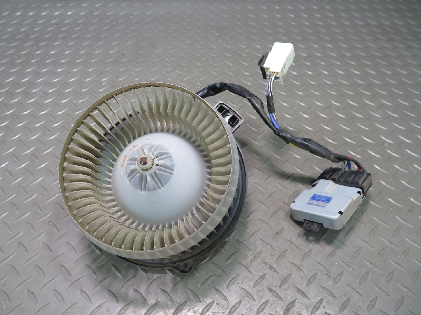 01-05 Lexus JCE10L IS300 A/C Heater Blower Motor Fan w Control Module Set OEM