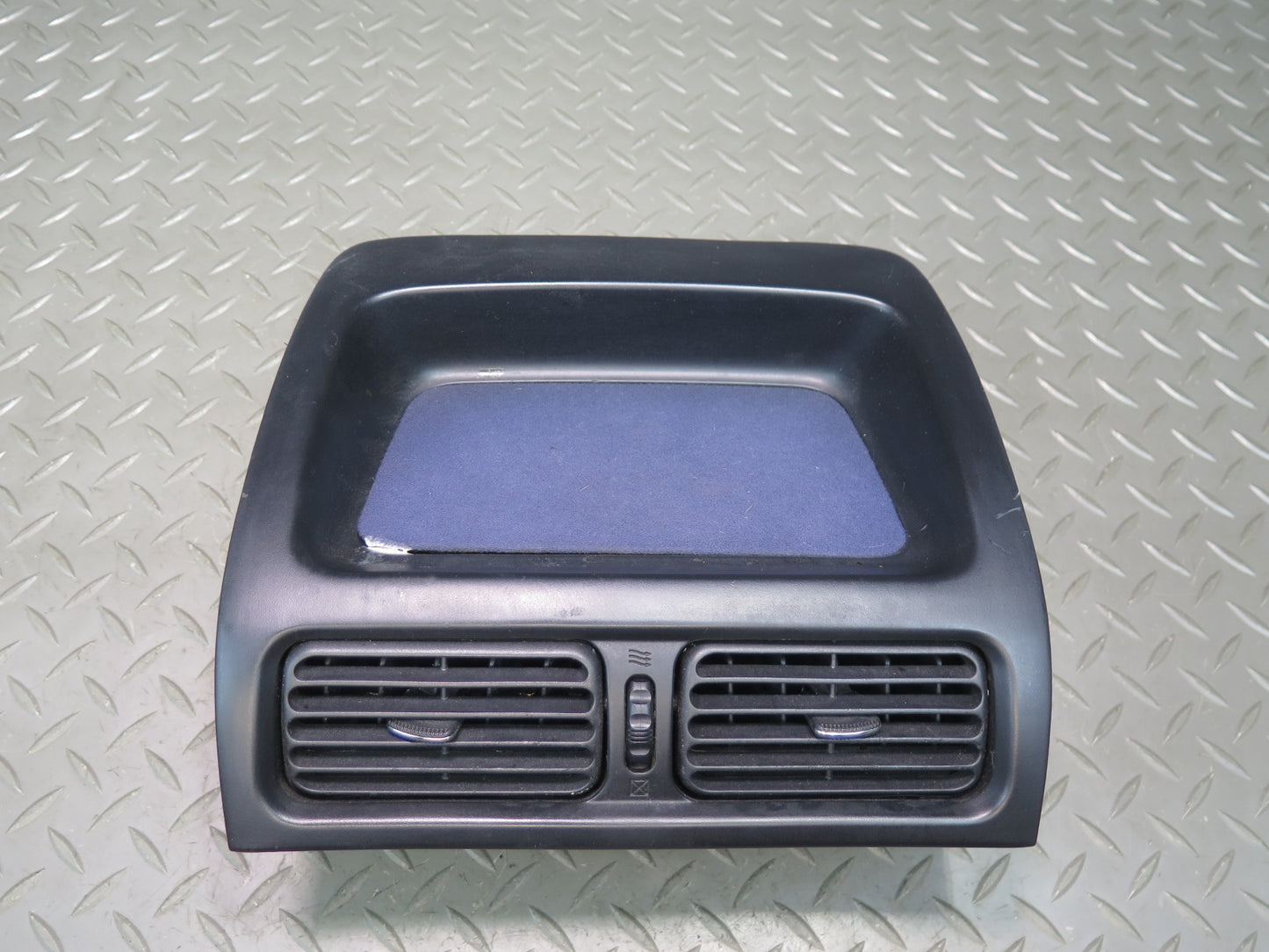 01-03 Lexus JCE10 IS300 Dash Front Center A/C Air Vent Grille Trim Panel OEM