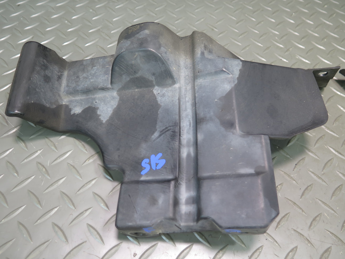 01-05 Lexus JCE10L IS300 Set of 2 Under Engine Guard Trim Shield Cover OEM