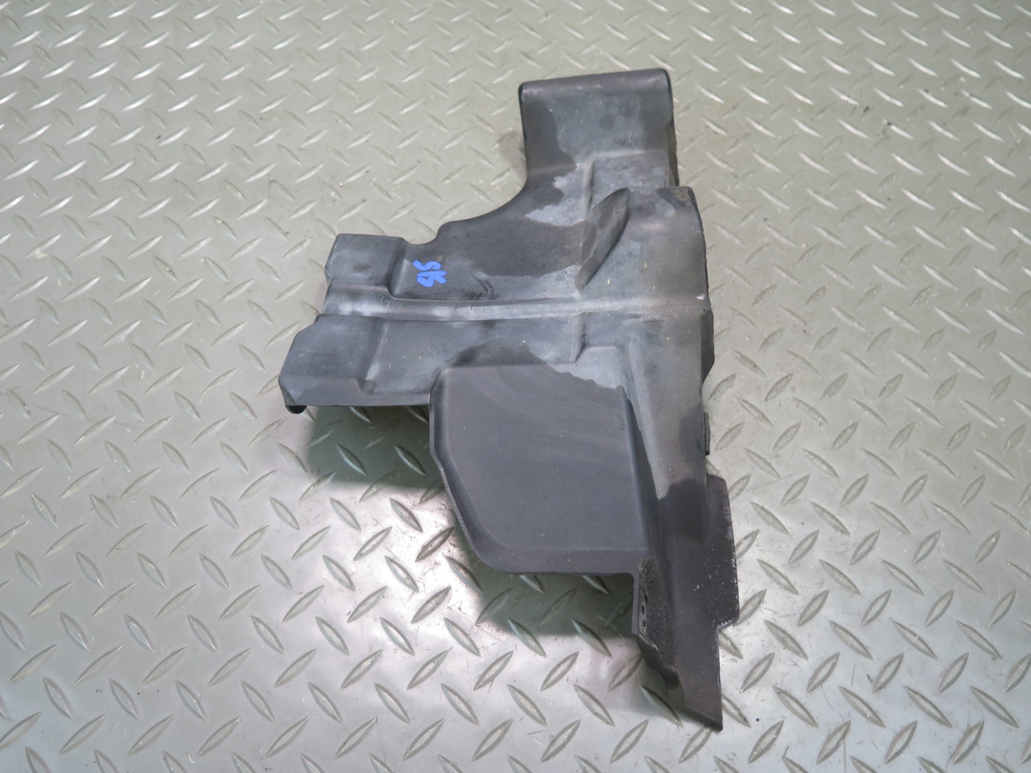 01-05 Lexus JCE10L IS300 Set of 2 Under Engine Guard Trim Shield Cover OEM