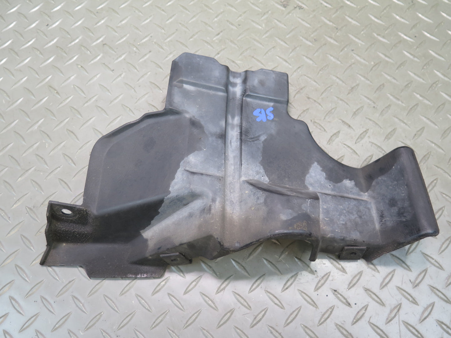 01-05 Lexus JCE10L IS300 Set of 2 Under Engine Guard Trim Shield Cover OEM