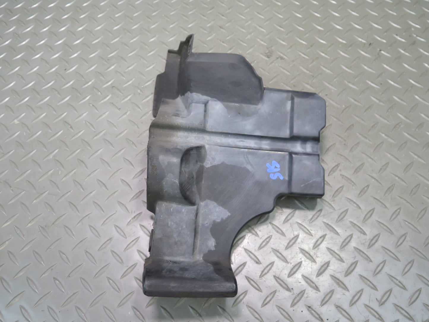 01-05 Lexus JCE10L IS300 Set of 2 Under Engine Guard Trim Shield Cover OEM
