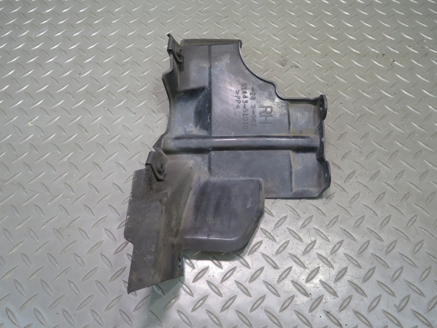 01-05 Lexus JCE10L IS300 Set of 2 Under Engine Guard Trim Shield Cover OEM