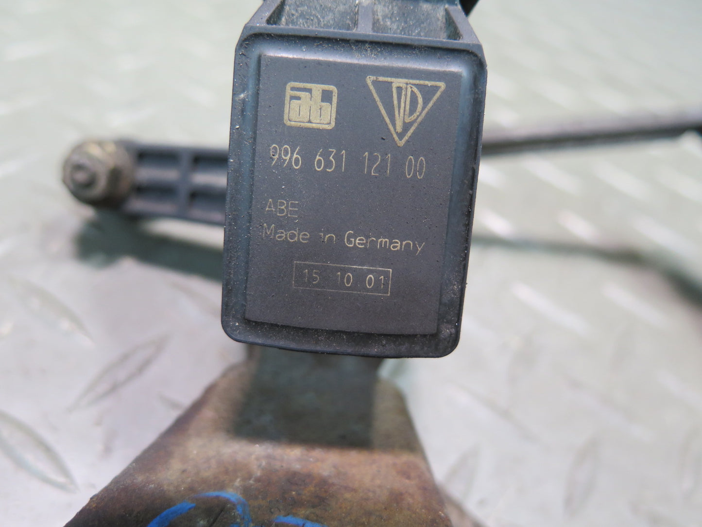 1997-2004 Porsche Boxster 986 Rear Suspension Height Level Sensor 99663112100