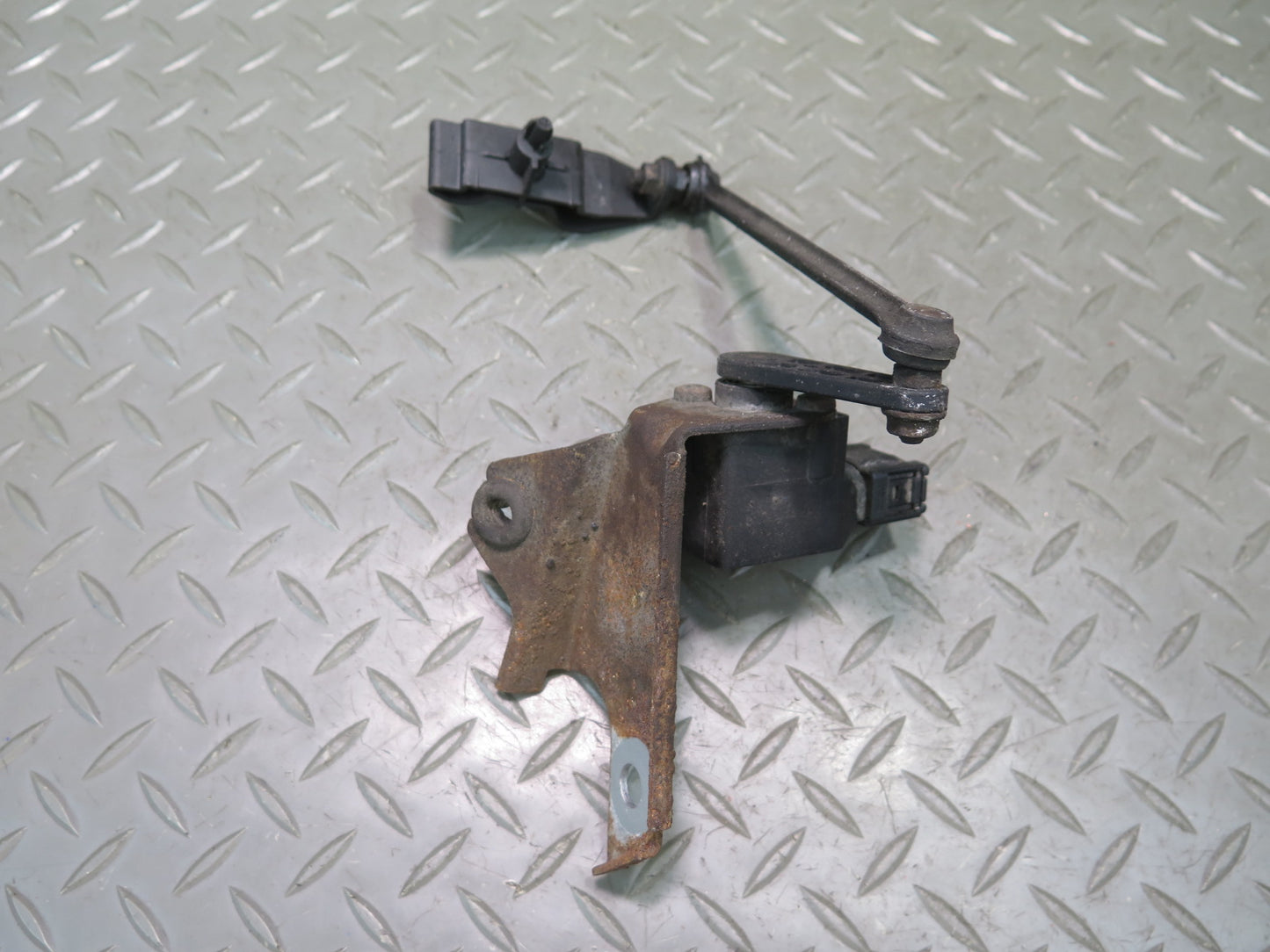 1997-2004 Porsche Boxster 986 Rear Suspension Height Level Sensor 99663112100