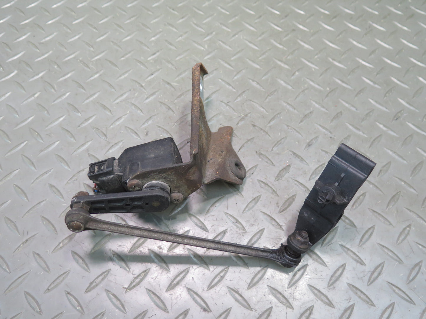 1997-2004 Porsche Boxster 986 Rear Suspension Height Level Sensor 99663112100
